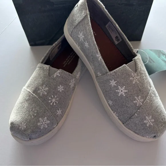 Toms Shoes Nwt Girls Toms Snowflake Shoes Size Poshmark
